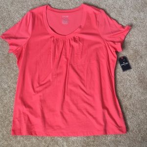 NWT 1x St. John’s bay v neck T-shirt
